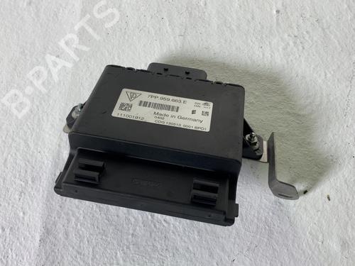 electronic-module-porsche-cayenne-92a-2010-2011-2012-2013-2014-2015-2016-2017-2018-39740635 main image