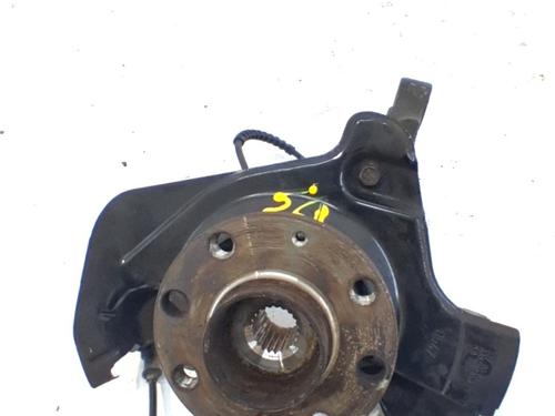 Fusee links voor Fusee links voor OPEL CORSA E (X15) 1.4 (08, 68) (90 hp) 34154224 34154224