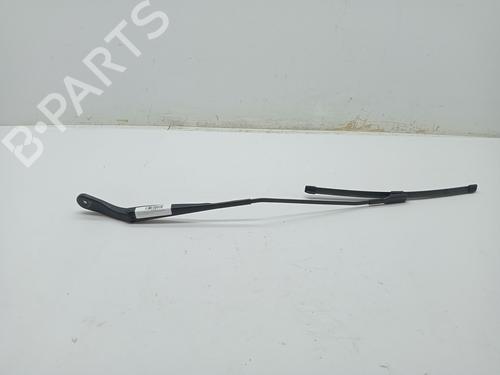 Used Front windshield wiper arm DACIA SANDERO III 1.0 TCe 90 (91 hp) 23359986