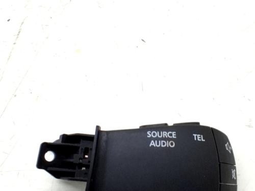 Switch RENAULT MEGANE IV Saloon 1.3 TCe 140 (LVNB) | BP31609842I30 