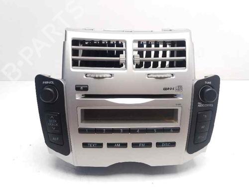 Used Radio TOYOTA YARIS (_P9_) 1.3 VVT-i (SCP90_, SCP90R) (87 hp) 23453688