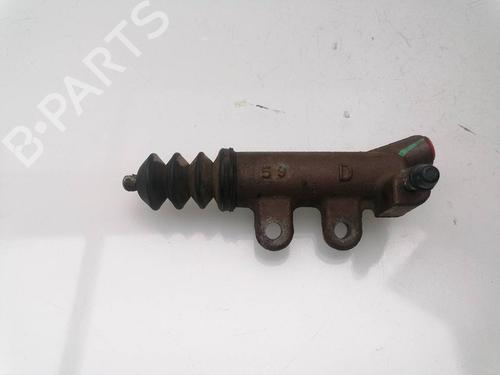 Used Clutch slave cylinder TOYOTA HILUX VIII Pickup (_N1_) 2.4 D 4WD (GUN125_, GUN125R) (150 hp) 27461684