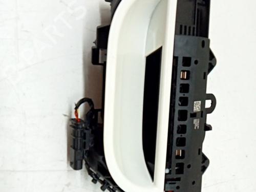 Używane Klamka zewnętrzna drzwi przednich prawych FIAT 500e (332_) Elektro 3+1 (FA1) (118 hp) 30337469