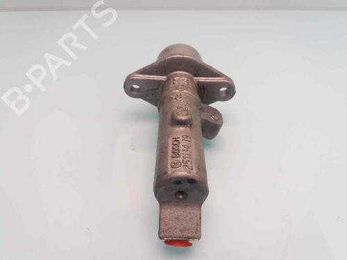 Used Brake master cylinder TOYOTA AVENSIS Estate (_T25_) 2.0 D-4D (CDT250_, CDT250R) (116 hp) 23378237