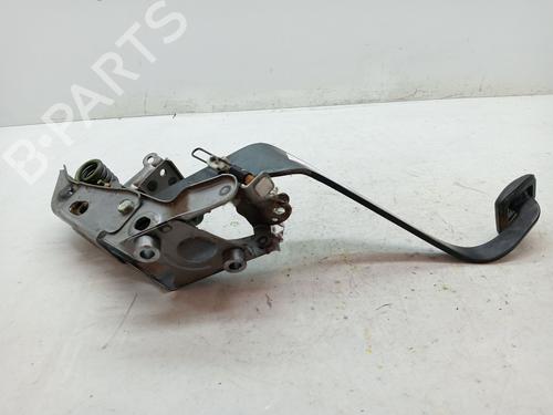 Used Clutch pedal TOYOTA RAV 4 III (_A3_) 2.2 D 4WD (ALA30_, ALA30R) (136 hp) 23356513