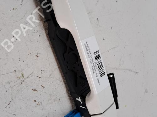 Used Rear left exterior door handle TOYOTA YARIS (_P13_) 1.3 (NSP130_, NSP130) (99 hp) 23289027