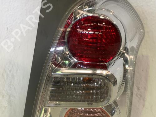 Used Right taillight Right taillight TOYOTA COROLLA Verso (ZER_, ZZE12_, R1_) 2.2 D-4D (AUR10_, AUR10R) (136 hp) 33772893 33772893