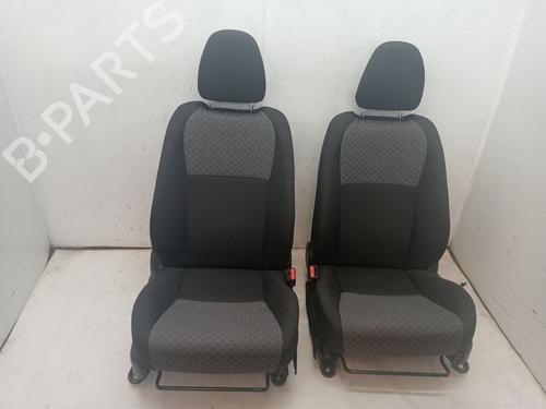 Sæde sæt TOYOTA YARIS (_P13_) 1.3 (NSP130_, NSP130) (99 hp) 23974923