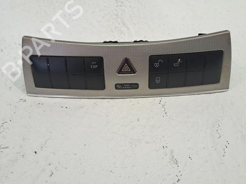 Used Warning switch MERCEDES-BENZ CLK (C209) CLK 220 CDI (209.308) (150 hp) 25834285
