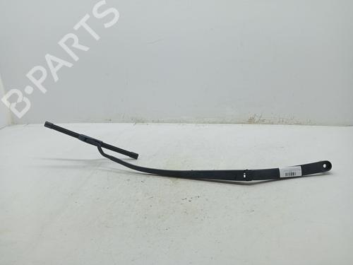 Used Front windshield wiper arm HYUNDAI i30 (GD) 1.6 CRDi (110 hp) 23356267