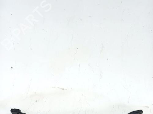 Used Front windshield wiper arm OPEL CORSA F (P2JO) 1.2 (68) (101 hp) 30622228