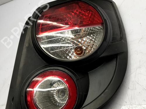 Used Right taillight CHEVROLET AVEO Hatchback (T300) 1.3 D (95 hp) 32108015