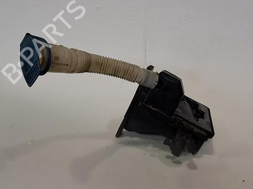 Used Windscreen washer tank Windscreen washer tank SKODA RAPID Spaceback (NH1) 1.6 TDI (105 hp) 35968038 35968038