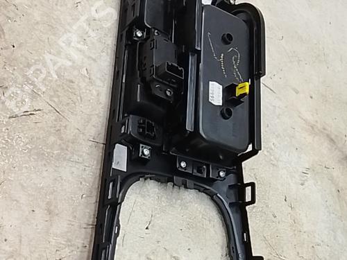 Cup/Object holder RENAULT MEGANE IV Hatchback (B9A/M/N_) 1.3 TCe 140 (B9NB) | BP36258209I37 - Image 3