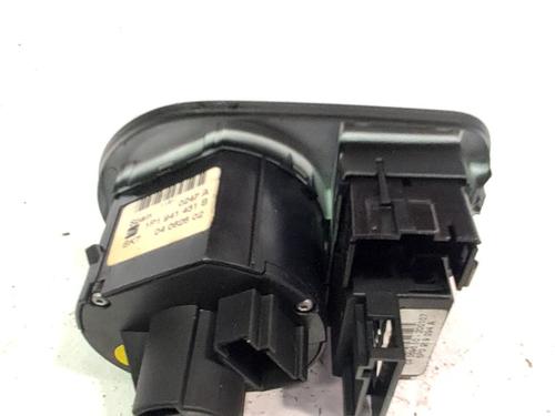 Headlight switch SEAT LEON (1P1) 2.0 TDI | BP35968351I24 - Image 2