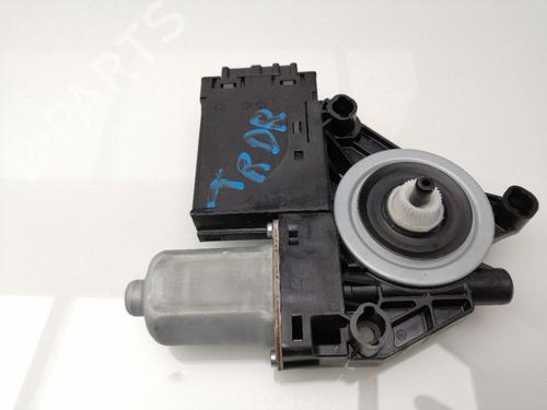 Used Right rear window motor VOLVO XC40 (536) D4 AWD (190 hp) 23378924