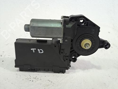 Portierruitmotor rechtsachter AUDI A4 B7 (8EC) 2.0 TDI 16V (140 hp) 26316015