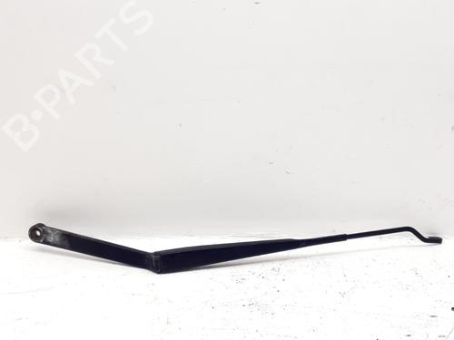 Used Front windshield wiper arm NISSAN X-TRAIL I (T30) 2.5 4x4 (165 hp) 32256821