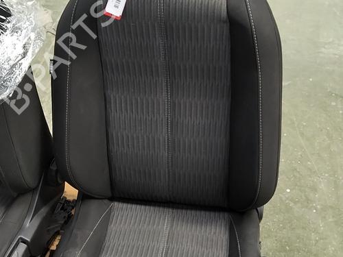Used Right front seat Right front seat OPEL CORSA F (P2JO) CORSA-e (68) (136 hp) 39714201 39714201