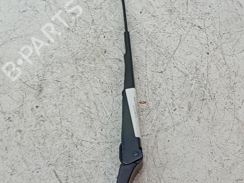 front-windshield-wiper-arm-audi-q2-gab-gag-2016-40547411 main image