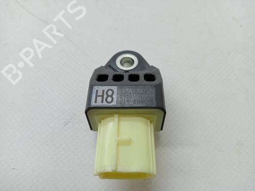 Used Electronic sensor TOYOTA YARIS (_P13_) 1.5 Hybrid (NHP130_, NHP130) (101 hp) 23351594