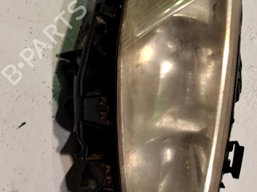 right-headlight-renault-megane-ii-bm01_-cm01_-2001-2002-2003-2004-2005-2006-2007-2008-2009-2010-2011-2012-32258136 main image
