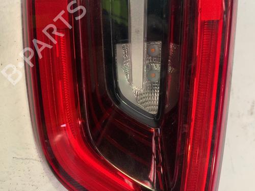 Venstre baklys, luke Venstre baklys, luke RENAULT KADJAR (HA_, HL_) 1.3 TCe 140 (HLNB, HLN1) (140 hp) 33767442 33767442