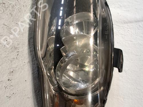 Used Right headlight AUDI A4 B7 (8EC) 2.0 TDI 16V (140 hp) 32258074