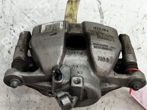 Used Left front brake caliper Left front brake caliper OPEL CORSA F (P2JO) CORSA-e (68) (136 hp) 39556175 39556175