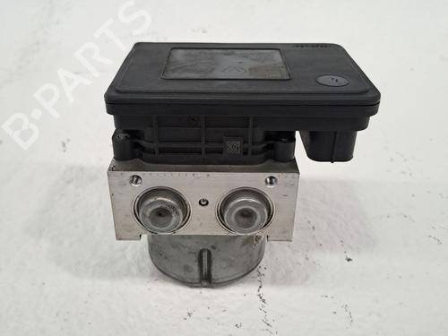 Used Control unit RENAULT TRAFIC III Van (FG_) 1.6 dCi 95 (FGMJ, FGMR) (95 hp) 27274749