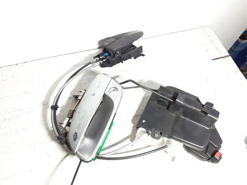 Front left lock HYUNDAI ELANTRA III Saloon (XD) 1.6 | BP25460102C98 