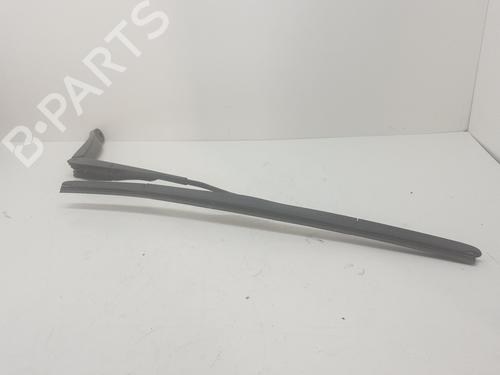 Used Front windshield wiper arm HONDA ACCORD VIII (CU) 2.0 i (CU1) (156 hp) 29228243