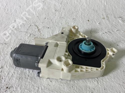 Used Right rear window motor Right rear window motor PORSCHE CAYENNE (92A) 3.0 Diesel (245 hp) 39741671 39741671