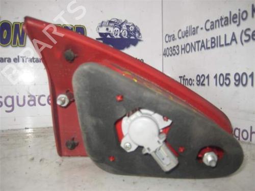 Fanale posteriore destro ALFA ROMEO 147 (937_) 1.9 JTD (937.AXD1A, 937.BXD1A, 937.AXV1A, 937.BXB1A,... (115 hp) 25459312