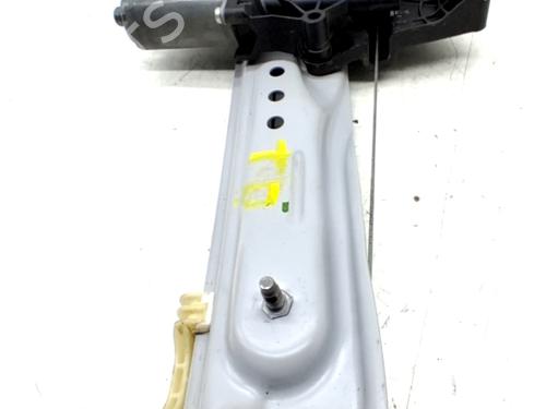 Alzacristallo posteriore destro OPEL CROSSLAND X / CROSSLAND (P17, P2QO) 1.2 (75) (110 hp) 32106424