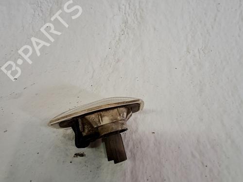 Used Right side indicator KIA SORENTO I (JC) 2.5 CRDi 4WD (140 hp) 29557795