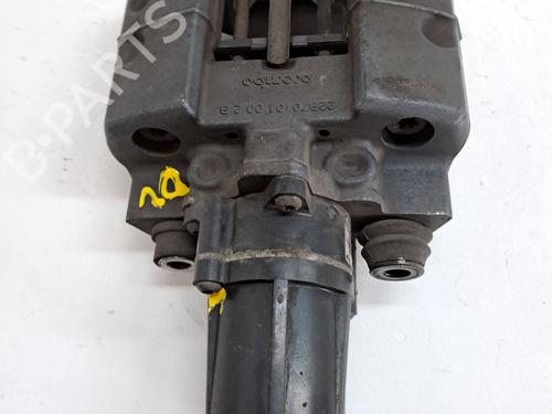 Venstre bremsekaliber bag TESLA MODEL S (5YJS) P85 (421 hp) 27252809