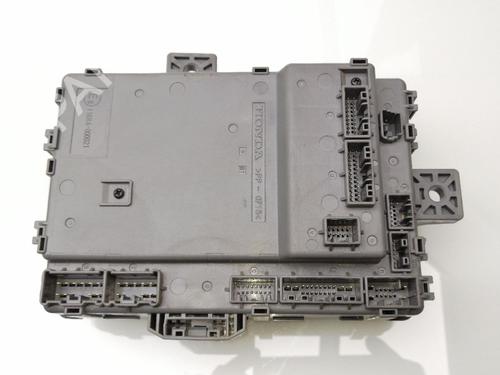 Used Fuse box HONDA CIVIC VIII Hatchback (FN, FK) 2.2 CTDi (FK3) (140 hp) 23380581