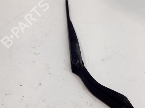 Used Front windshield wiper arm HONDA CIVIC VII Hatchback (EU, EP, EV) 1.6 i (EP2, EU8, EU6) (110 hp) 32105933