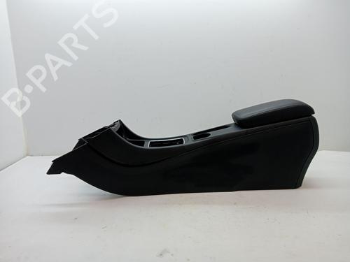 Used Armrest / Center console MERCEDES-BENZ CLA Coupe (C117) CLA 200 CDI / d (117.308) (136 hp) 23359293