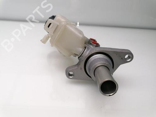 Used Brake master cylinder TOYOTA YARIS (_P13_) 1.0 (KSP130_, KSP130) (69 hp) 23383722