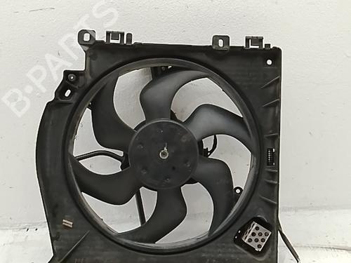 Used Radiator fan Radiator fan RENAULT CLIO III (BR0/1, CR0/1) 1.6 16V (BR05, BR0B, BR0Y, BR15, BR1J, BR1M, BR1Y, CR0B,... (112 hp) 40549431 40549431