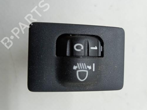Used Headlight switch TOYOTA YARIS (_P13_) 1.5 Hybrid (NHP130_, NHP130) (101 hp) 23351624