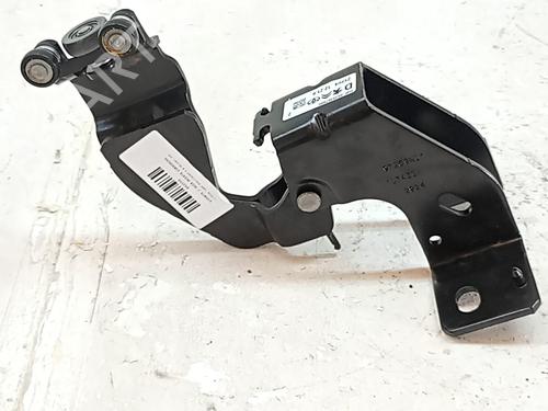 Charnière/Limiteur de porte Charnière/Limiteur de porte CITROËN JUMPY III Van (V_) 2.0 BlueHDi 145 4x4 (144 hp) 35807491 35807491