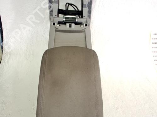 Used Middle console PEUGEOT 308 SW II (LC_, LJ_, LR_, LX_, L4_) 2.0 BlueHDi 150 (150 hp) 29992150