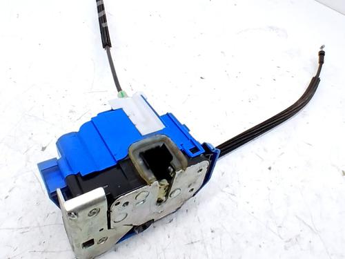 front-right-lock-fiat-500l-351_-352_-2012-37272816 main image