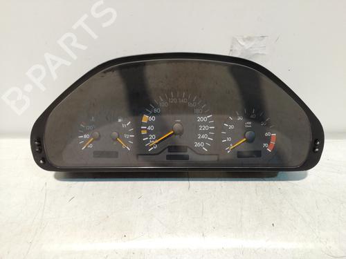 Used Instrument cluster MERCEDES-BENZ C-CLASS (W202) C 240 (202.026) (170 hp) 25737758