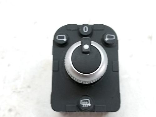 mirror-switch-audi-q3-sportback-f3n-2019-34209768 main image