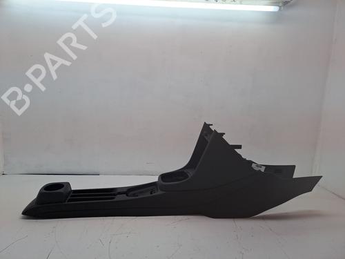 Used Armrest / Center console VW POLO V (6R1, 6C1) 1.2 (70 hp) 23382708