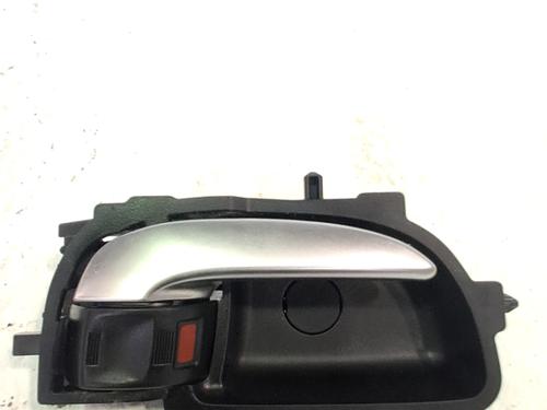 Used Front right interior door handle TOYOTA AURIS Estate (_E18_) 1.8 Hybrid (ZWE186_, ZWE186R, ZWE186H) (136 hp) 32042309